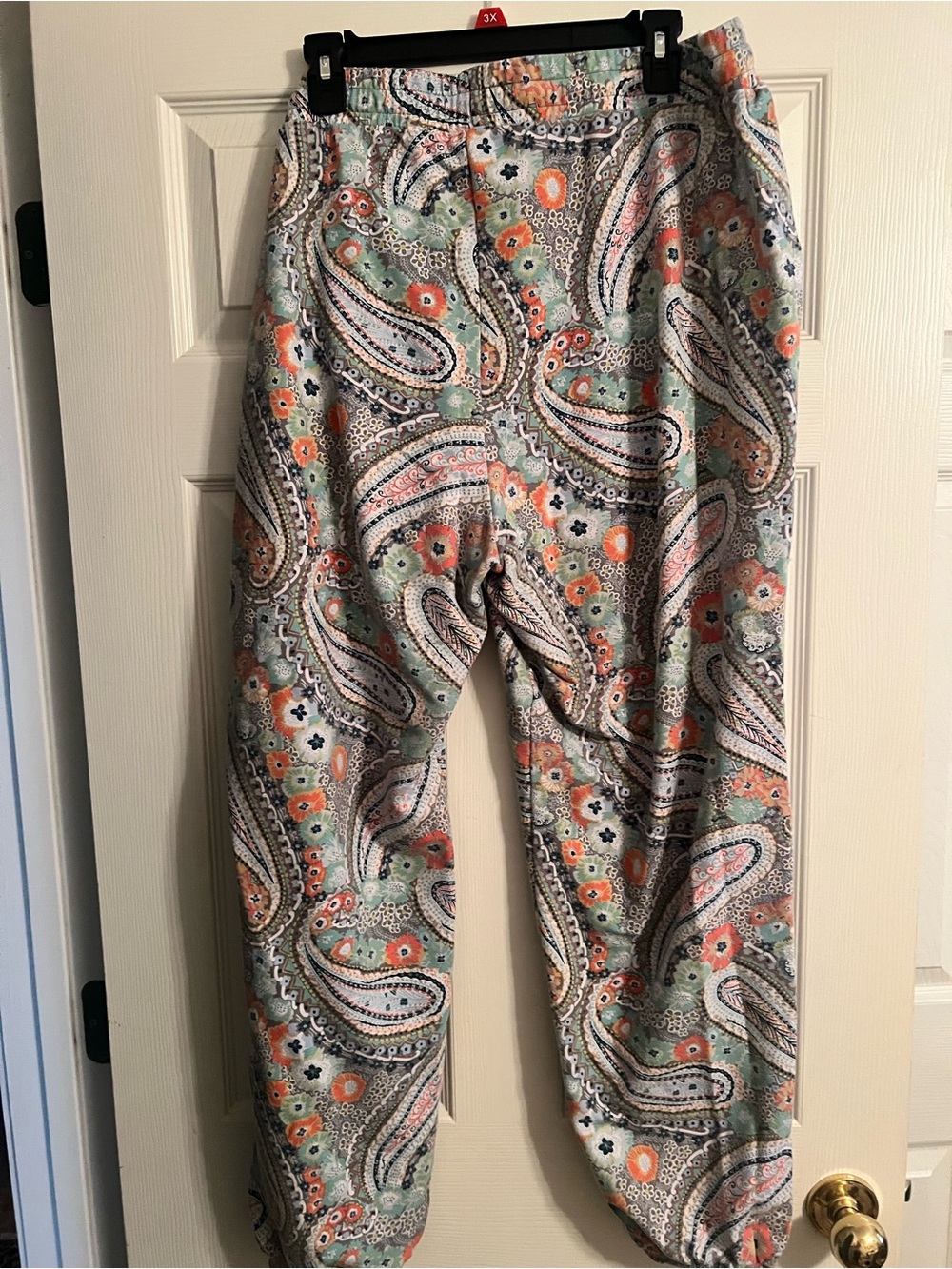 Vera Bradley Paisley Jogger PJ Pants in Mint, Coral & Gray - Picture 4 of 4